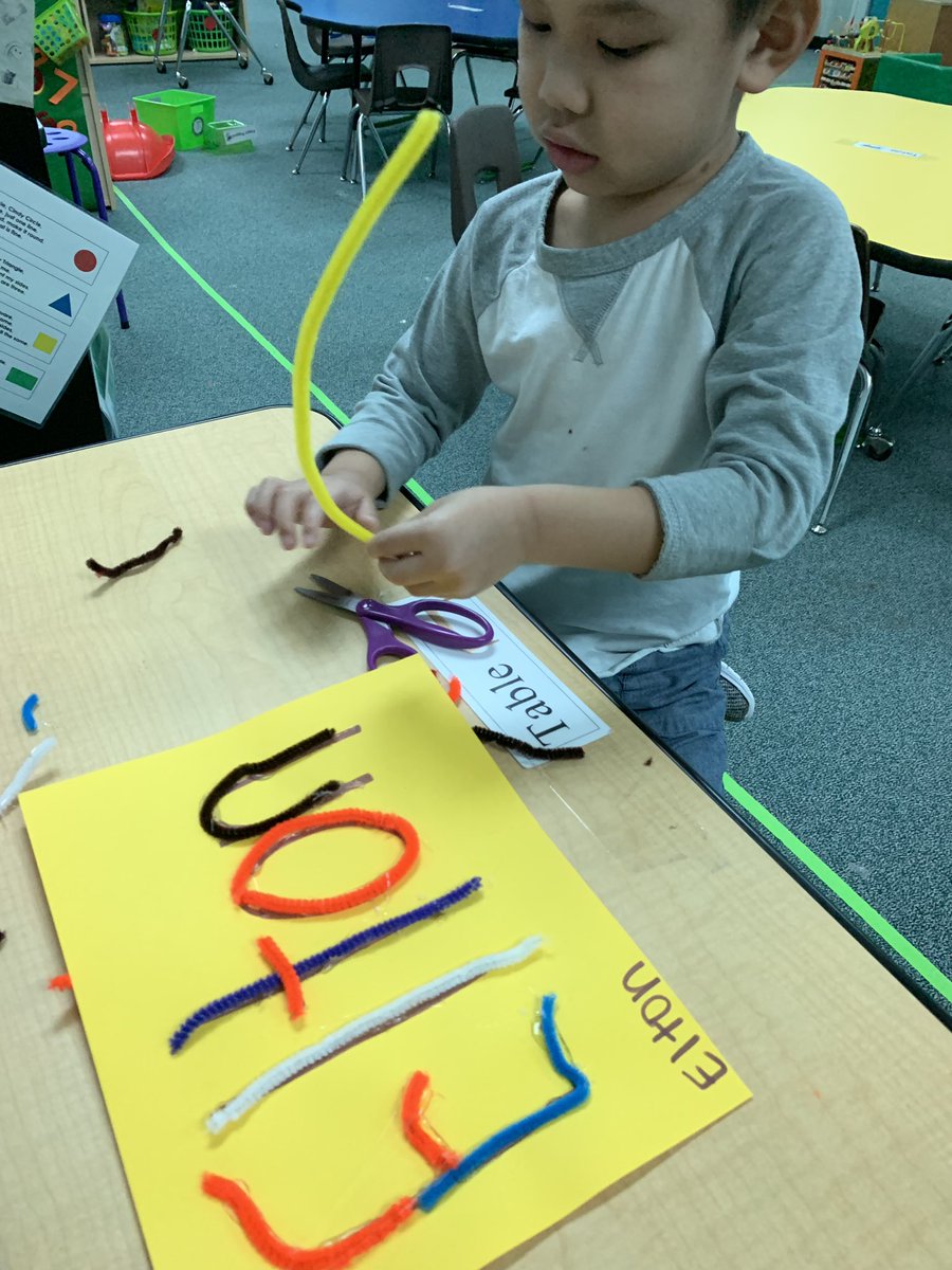 MsLuskSPED's tweet image. We are busy practicing our different lines with our special names! #PPCDRocks #FineMotor #LetterAwareness #NameID #PreK #AppliedLearning @BPE_Broncos @FortBendISD