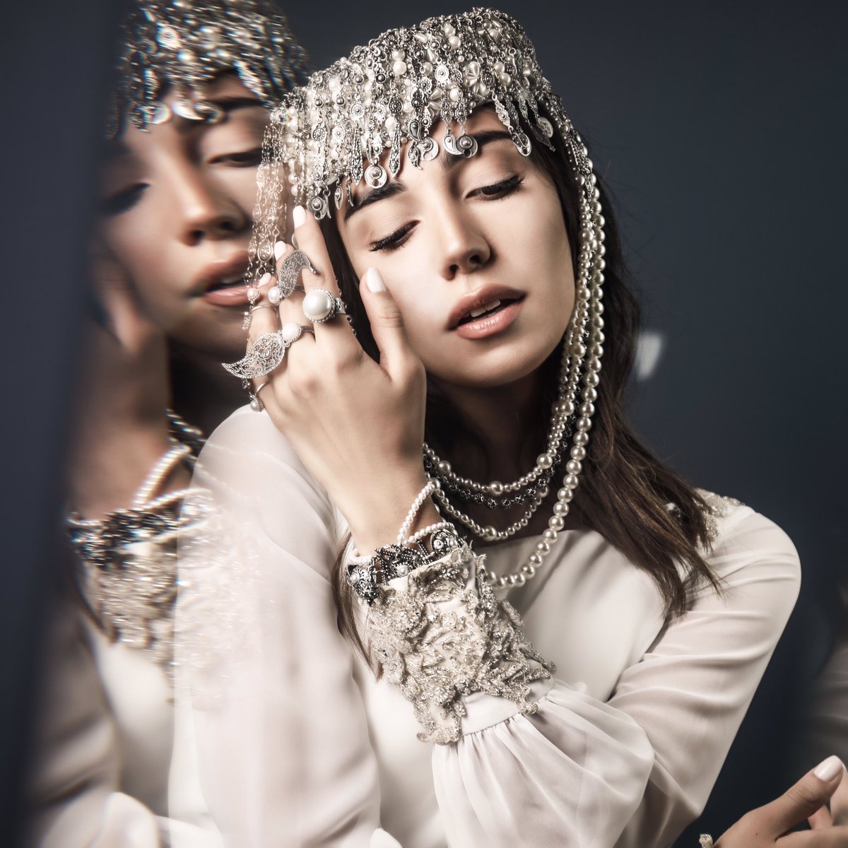 Pregomeshcom's tweet photo. In ancient times, the hands of Armenian women should have always been decorated, especially during wedding ceremonies; a ring and a bracelet were not enough, as in all our collections✨ #RestoreValues https://t.co/LHzQCT3mes