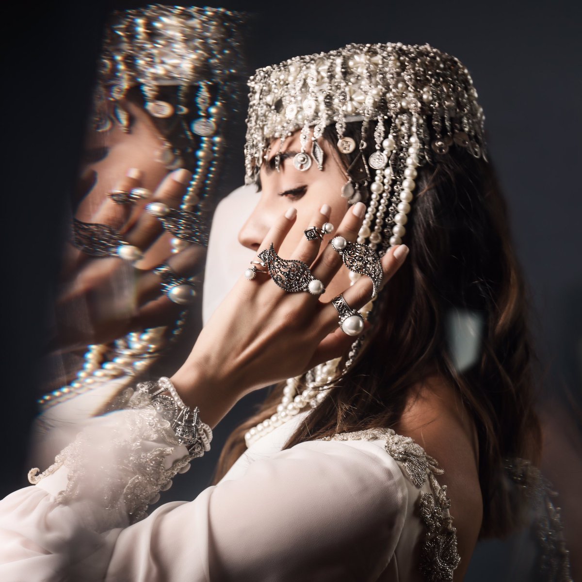 Pregomeshcom's tweet photo. In ancient times, the hands of Armenian women should have always been decorated, especially during wedding ceremonies; a ring and a bracelet were not enough, as in all our collections✨ #RestoreValues https://t.co/LHzQCT3mes