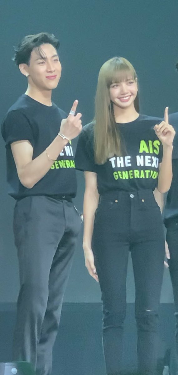 NancyShultz17's tweet photo. @MaryWil83974215 Thailand's pride #LALISAxAIS30th #AIS30thAnvxBambam https://t.co/sJP4R5cigH https://t.co/5u7bpOw9Ya