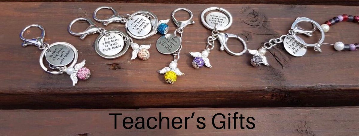 busybeaders2013's tweet photo. Teachers gifts, the angel can be made in any colour price starts from €12 plus postage #gift #teachersgift #irelandgifthour I have several charms so these can be changed or added too. DM to order. Appreciate any Retweets. 😊 https://t.co/SrpOfhcwsC