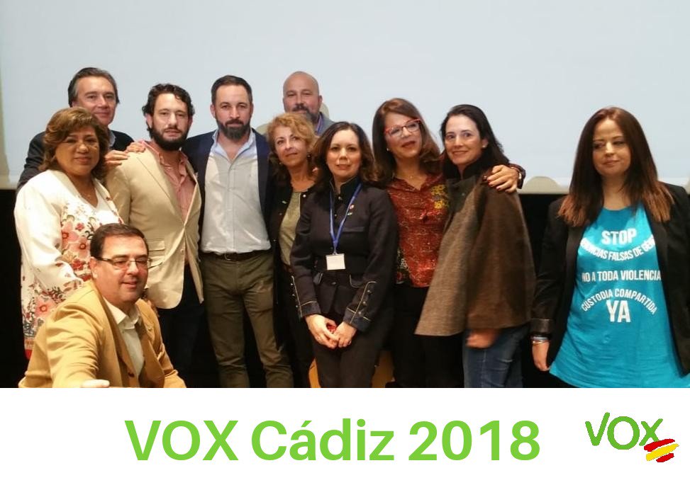 cadizvox's tweet photo. #MiSelfiConVOX Parte de la Candidatura por Cádiz a las elecciones andaluzas de 2018 donde salieron #los12deVOX en Andalucía. Con @Santi_ABASCAL
En la foto los 2 Diputados por Cádiz en el Parlamento de Andalucía @ManuelGaviraVOX y @AngelaMulasVOX https://t.co/ur3zp3OLdM