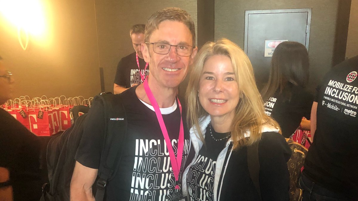 Celebrating Hispanic Heritage Month in El Paso today!
#talkingwithtrailblazers #ElPasoStrong #DiversityandInclusion #HispanicHeritageMonth <a href="/MetroByTMobile/">Metro by T-Mobile</a> <a href="/TMobile/">T-Mobile</a>