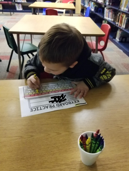 s_draayer's tweet photo. Today 
@PalmerLakeElem #Kindergarteners learned about logging into their computers and practiced identifying letter and colors! Love this @TpTdotcom resource from @jgtech! Also, check out this cool idea from @pintobeanz11 I am using https://t.co/iIcsCS14w9 #GAfE4Littles
#PLtweets https://t.co/Ubduj3gkTM