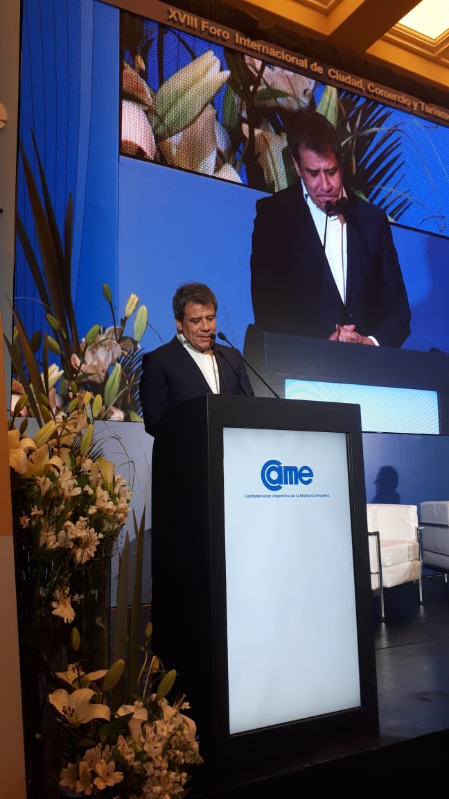 corrientescasa's tweet photo. El Delegado de la Casa de Corrientes, Dr Raúl Benítez Alias, participó hoy del XVIII Foro Internacional de Ciudad, Comercio y Turismo, organizado por CAME, en el que disertó @ManesF Presentó el titular de CAME  @gerardodbeltran avances del proyecto Empleabilidad con CONFEDRO. https://t.co/SnuzlpG7Ev
