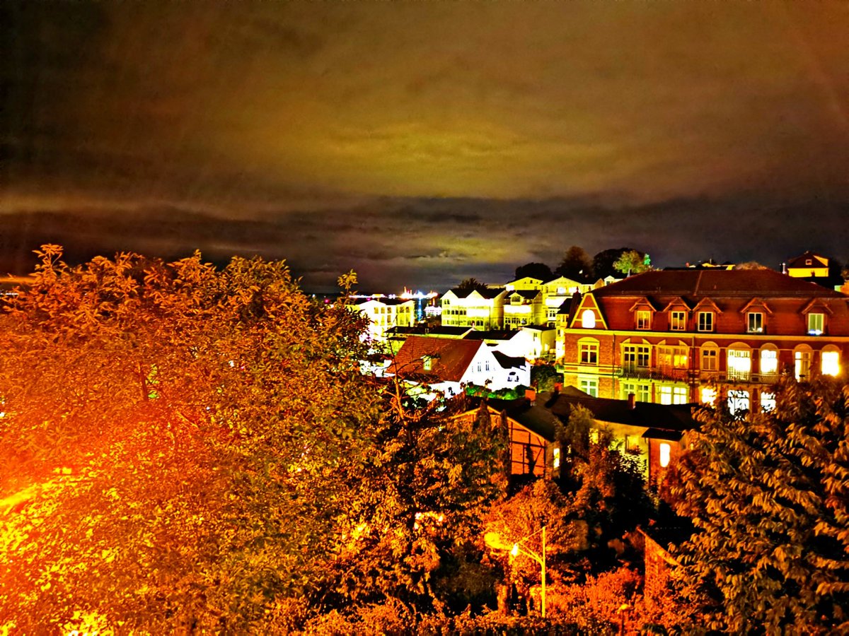 Frank Graupe (@graupe2904) on Twitter photo Man könnte meinen, es ist Herbst 🤔😏🍁🍂 #sassnitz #rügen #kurzurlaub #einfachmalraus Man könnte meinen, es ist Herbst 🤔😏🍁🍂 #sassnitz #rügen #kurzurlaub #einfachmalraus