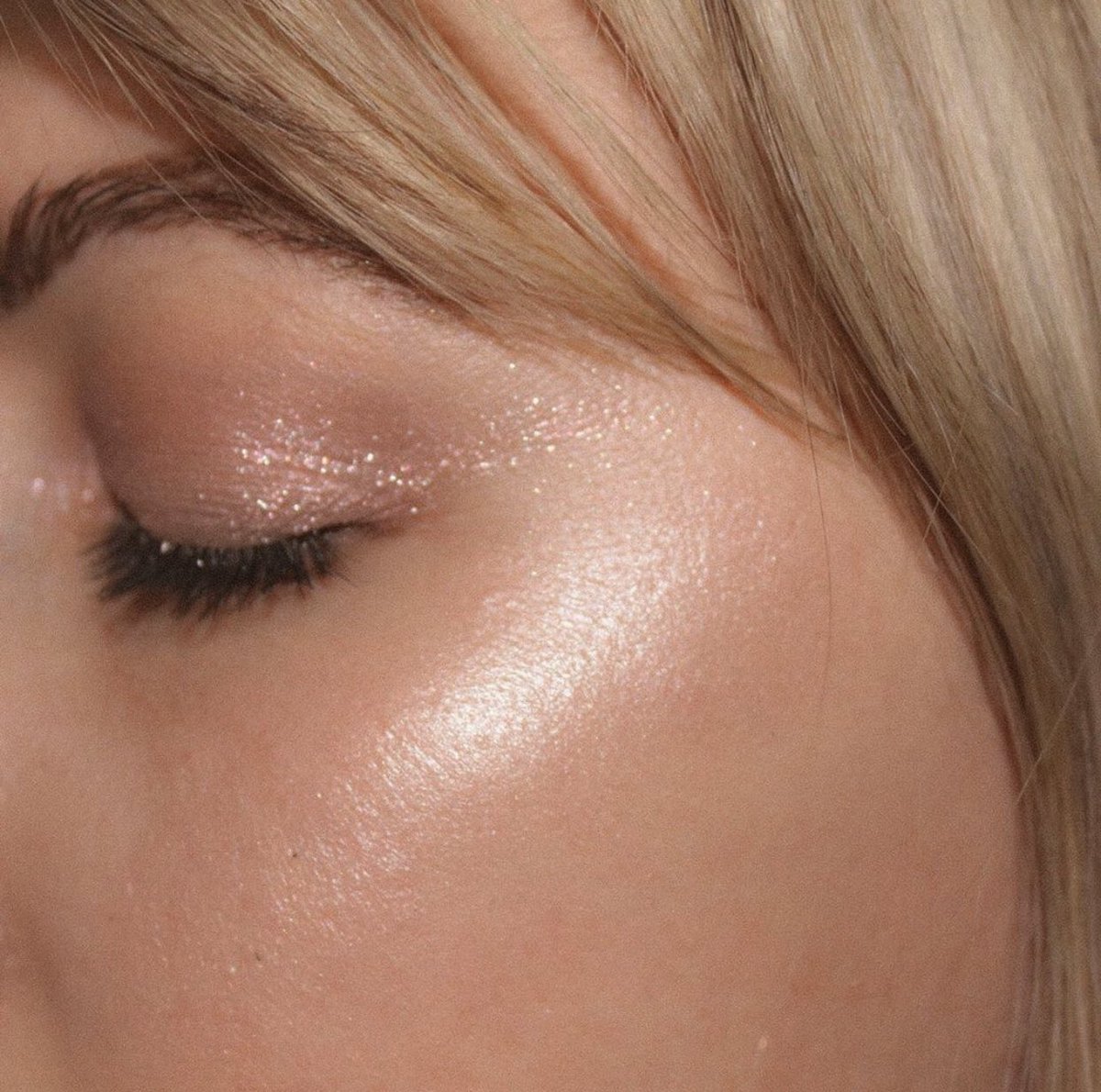 BodyographyCosmetics tweet media