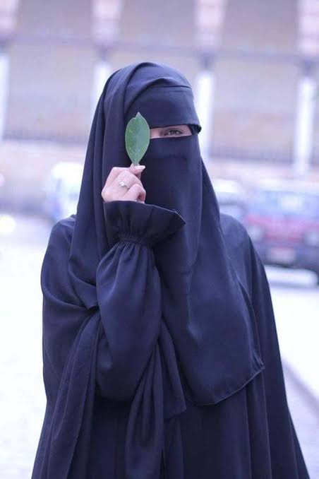 علموهنّ أن الستر لا يُنقص من جمالهنَّ شيئاً 💜✨.