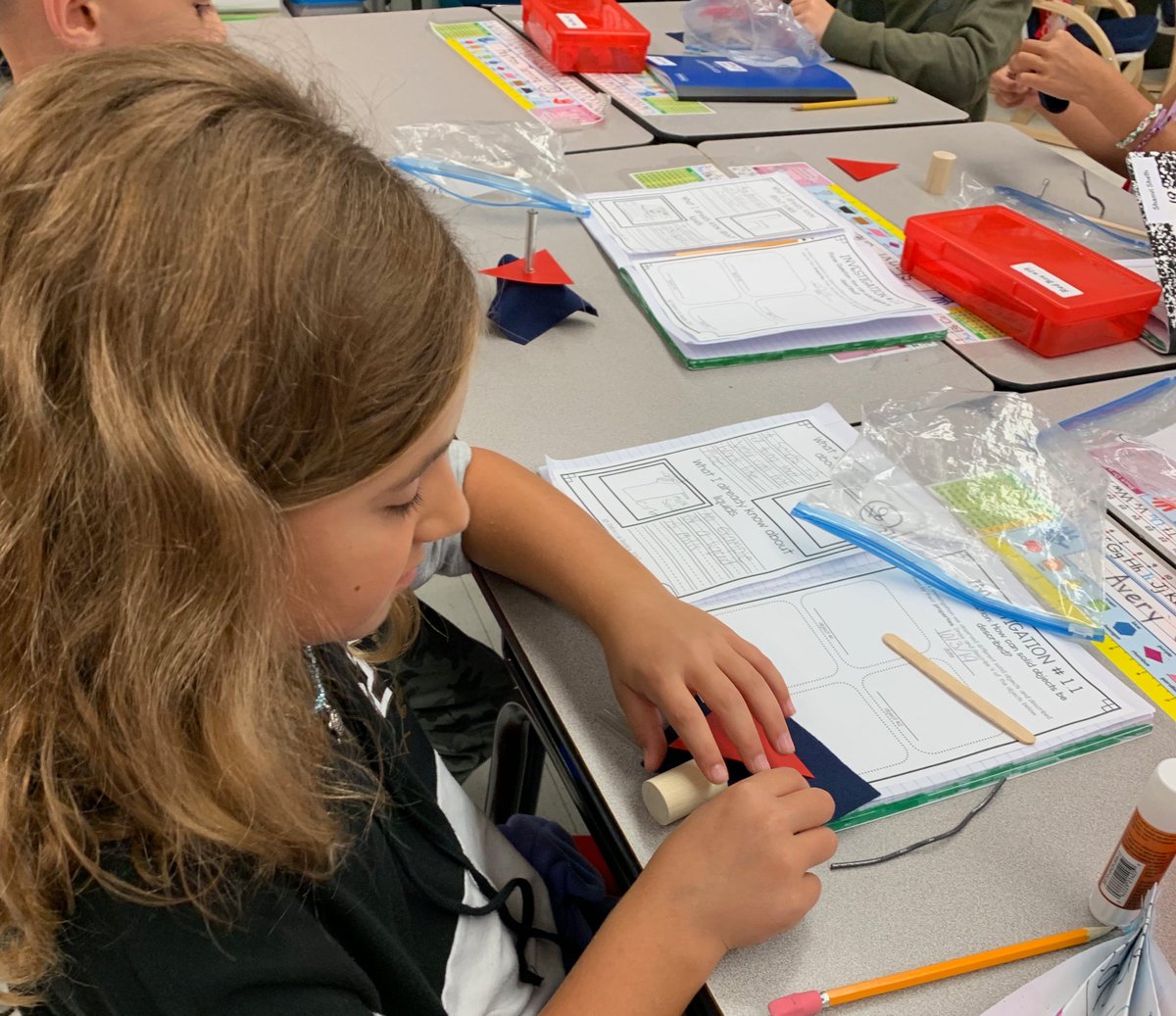 MsIreneHines's tweet image. Second Grade Scientists at work! Ms. Hines’ students are thinking and learning like scientists using scientific inquiry through hands-on investigations. Our interactive science notebooks are used to record, observe and reflect about our findings! @BrooksideWWRSD #fossscience