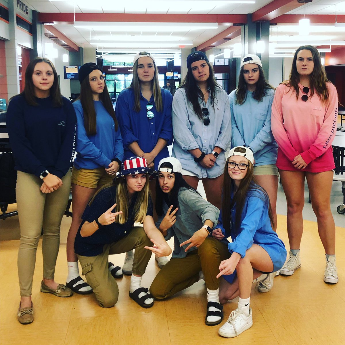Game day at Slinger!!!
Varsity <a href="/6/">Adrián Lamo</a>:30
JV/JV2 @5
#frat #blackhawks
