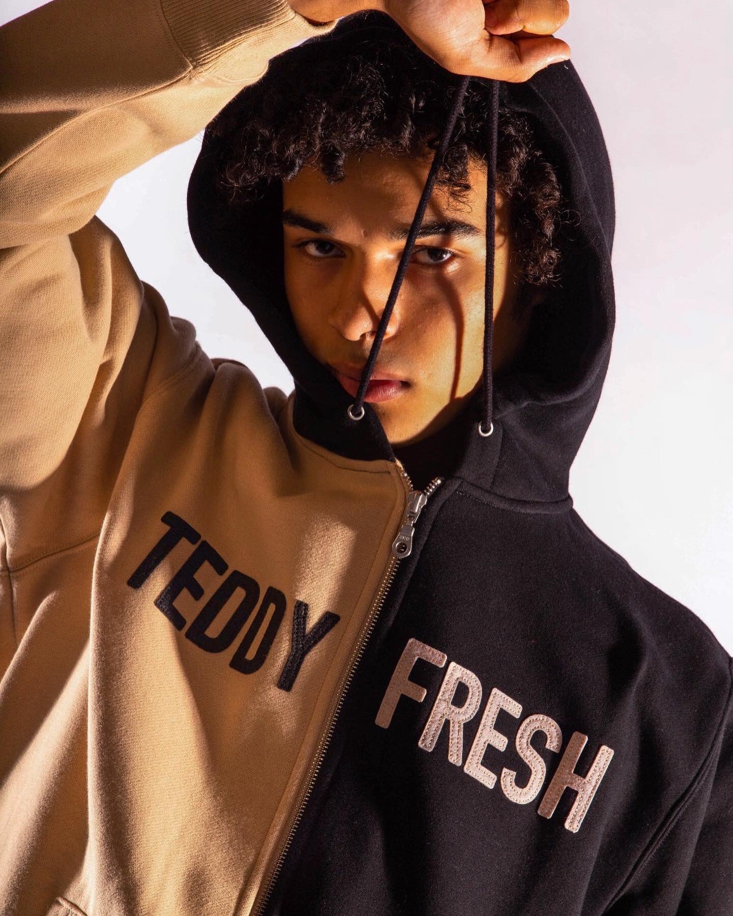 Teddy Fresh on X: 🐻♠️ Split Zip-Up Hoodies available now!🔹💖  https://t.co/IcitMjsRHi 📸: @ben_awin https://t.co/ImYmZwlhTJ / X