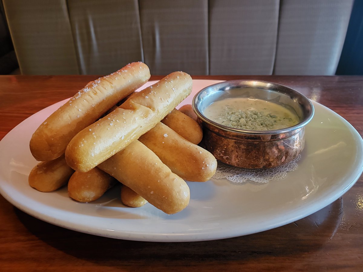 Grille29's tweet photo. We brought it back! Come dine with us during the month of October and order the famous Gorgonzola Fondue! In an effort to help fight against cancer, we will donate a portion of the Fondue sales in October to the Russel Hill Cancer Foundation. Call and make a reservation now! https://t.co/Jwh63Mmgu5