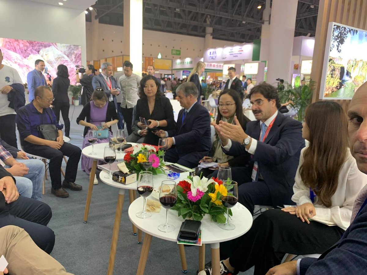 Dias pasados en Chengdu🇨🇳encabezamos la Mision de <a href="/BAProvincia/">Gobierno PBA</a> en la #7maFeriadeAgriculturadeSichuan #SAE2019, con +de 20 empresas  y en la #ConferenciaMundialdeCarneVacunayPorcina, con <a href="/GLOBA_PBA/">GLOBA</a>; Presente y futuro enorme! 🇦🇷<a href="/BAProvincia/">Gobierno PBA</a> @AgroindustriaBA <a href="/fabianpdk/">Fabian Perechodnik</a> <a href="/mariuvidal/">María Eugenia Vidal</a>