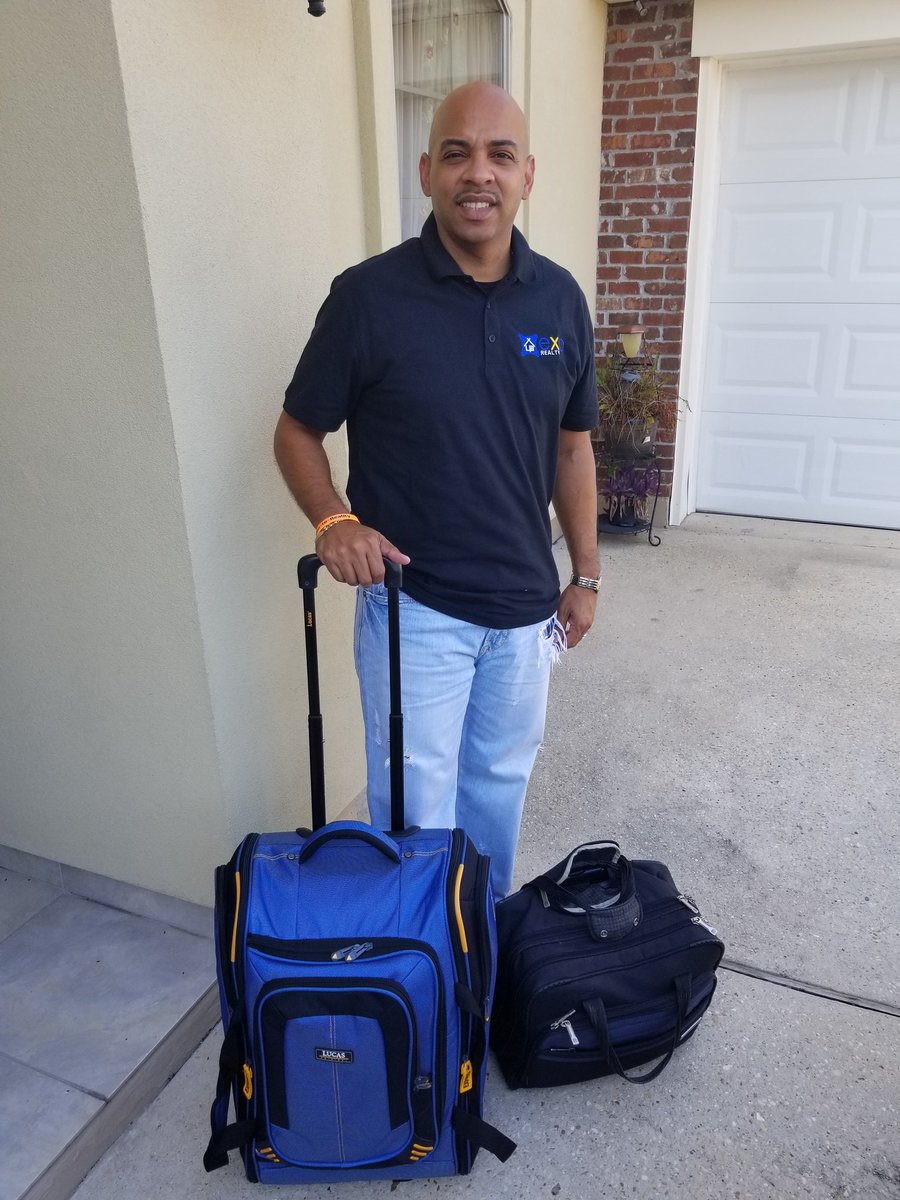 rtcbarnes's tweet photo. On my way to Las Vegas to my 1st #expcon2019 🛫🛫 https://t.co/fbpYIWjLQq