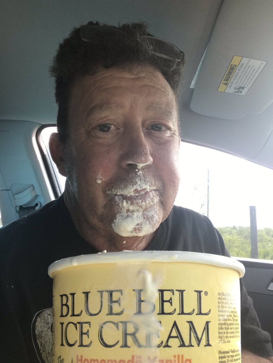 BillyBadBirrd's tweet photo. @TexasPetRescue @morgfair Well heck, ill just be a #BlueBellLicker im a texan - idgaf
Rest in peace little frankie. Daddy really misses you alot https://t.co/hd8JIVQod0