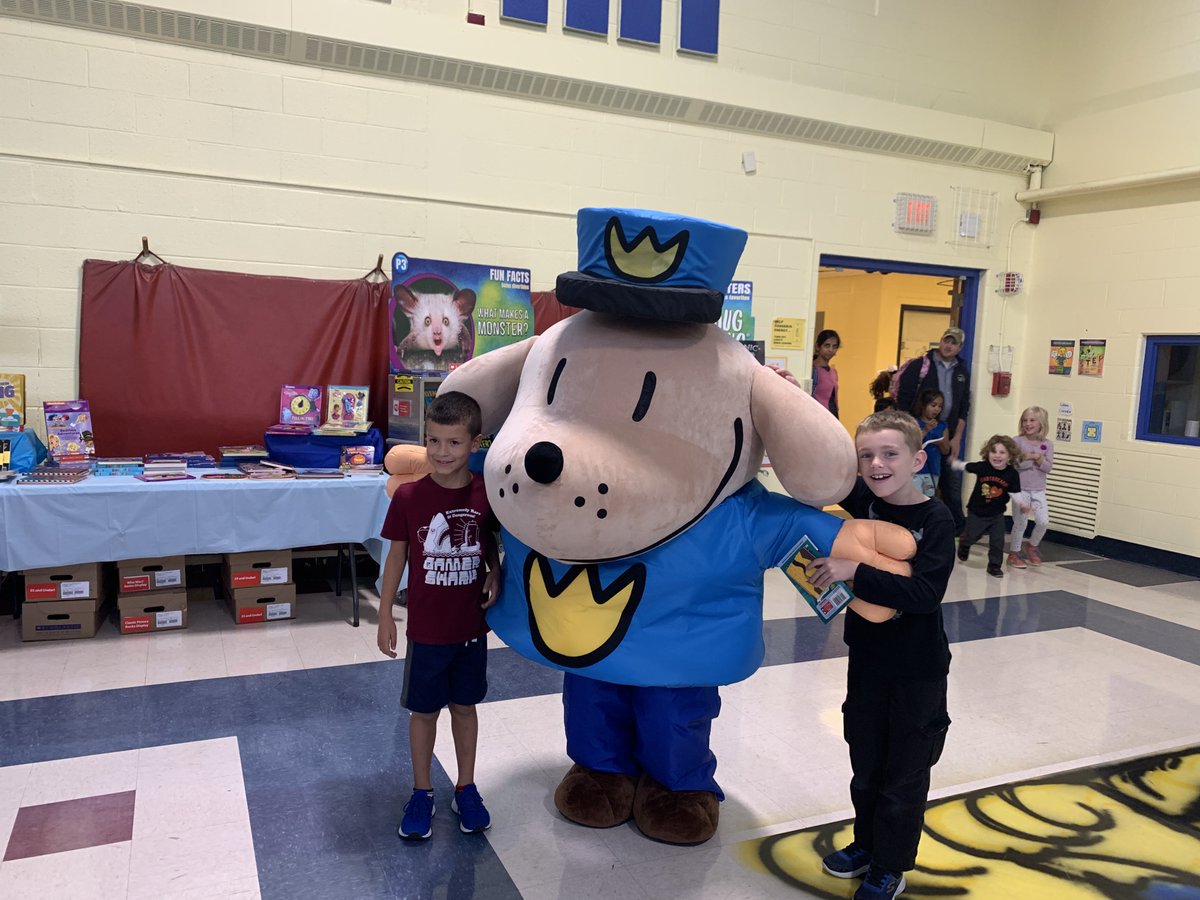 Thank you PTA for a great Family Book Fair Night!  Dogman was a hit with students #shakeypride #TigerPride