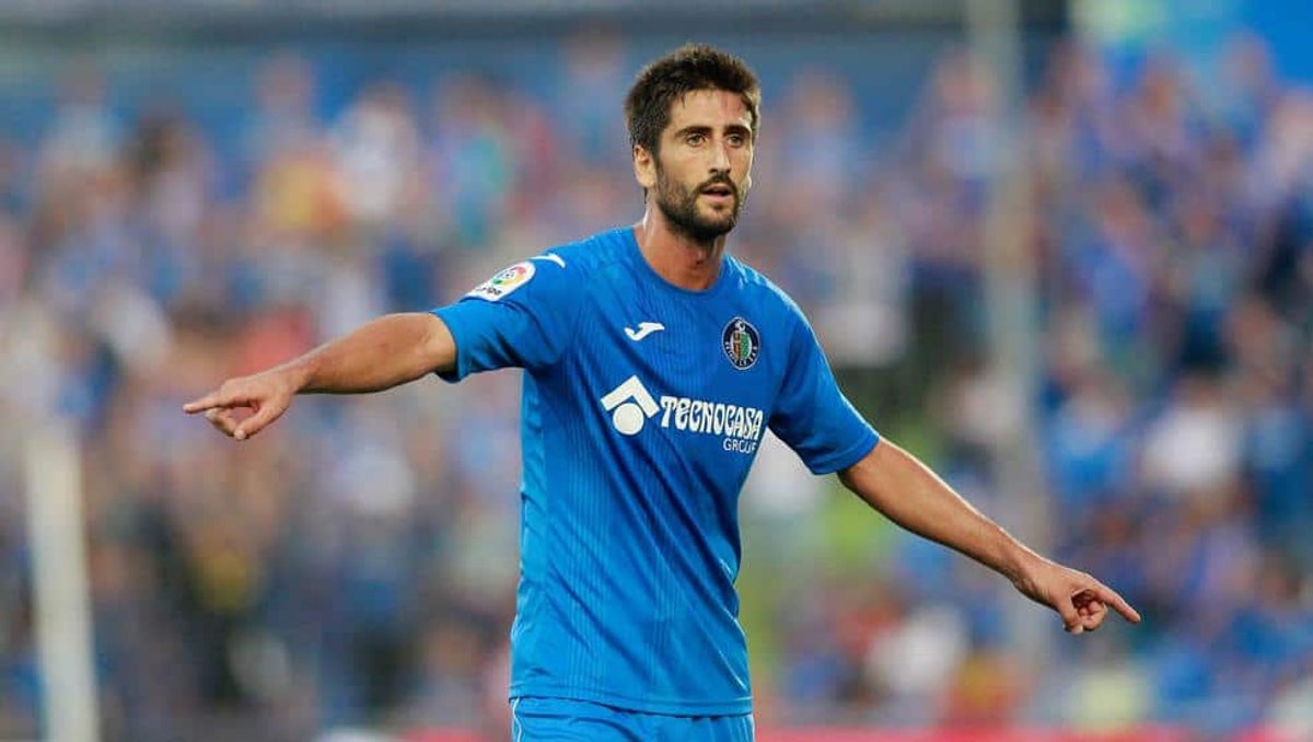 partidazocope's tweet photo. 💥 Informa @GemmitaSantos
🔵 Markel Bergara, centrocampista del @GetafeCF, ha vuelto a lesionarse
🚑 Se ha roto el menisco en el entrenamiento de hoy
📆 Mañana será operado
#PartidazoCOPE #AnimoMarkel https://t.co/Q9OQdsBpsp