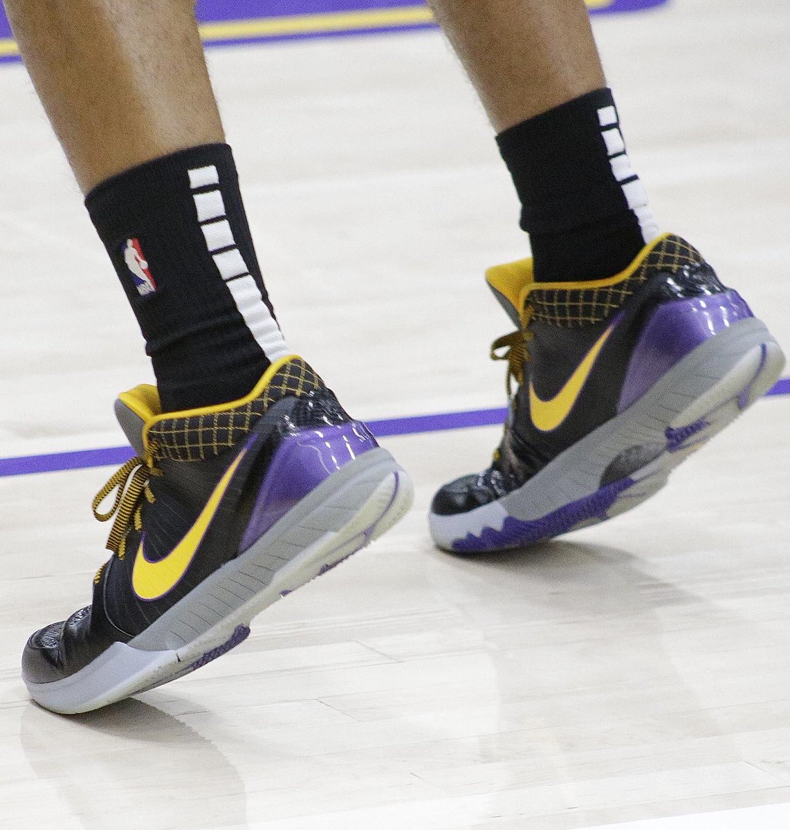 kobe 4 carpe diem on feet