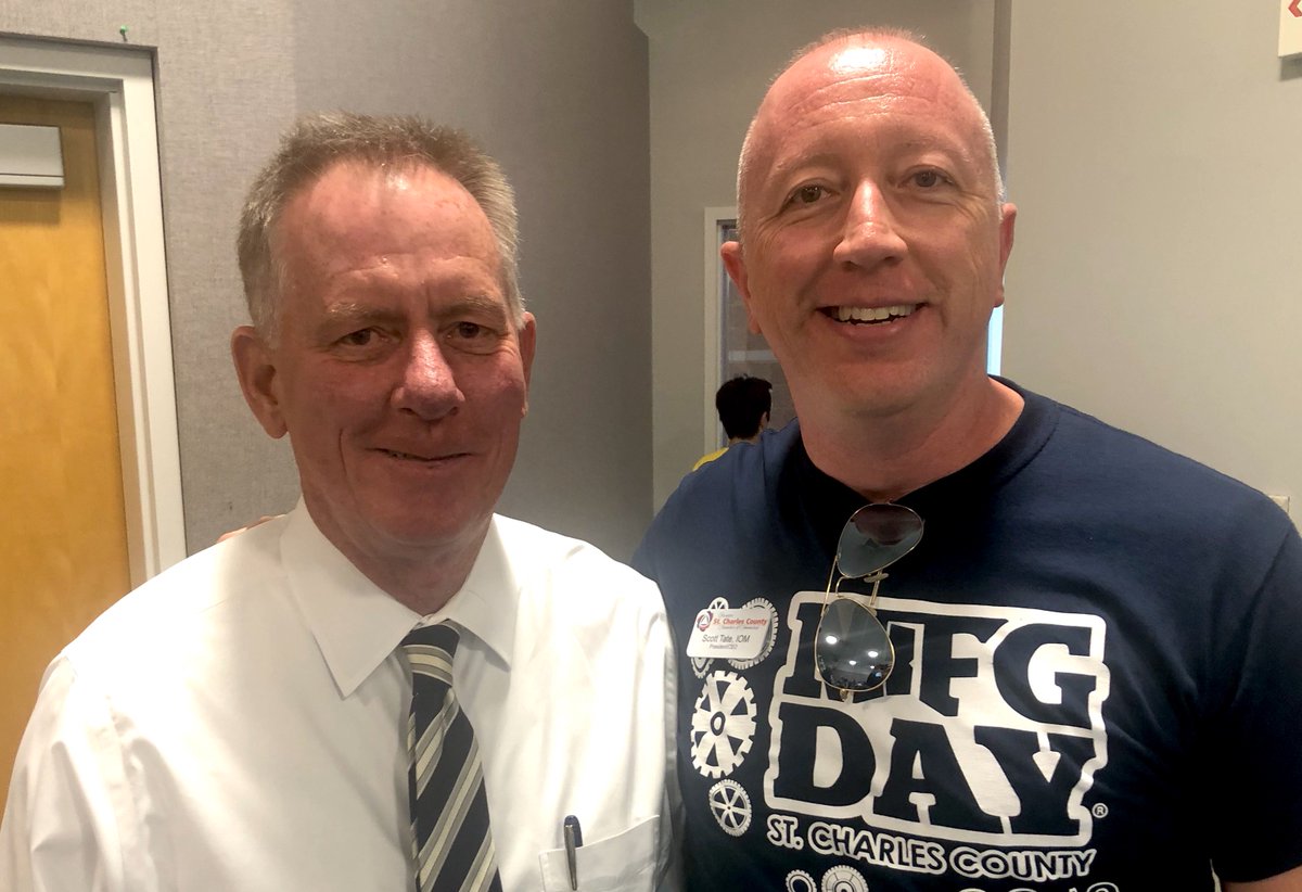 MissouriChamber's tweet image. The Greater St. Charles County Chamber of Commerce is our 2019 Chamber of the Year! Our CEO Dan Mehan shared the news with @gstccc CEO @scotttate this morning. Celebrate their achievement on Nov. 14 at the #MoBizAwards ➡️ mochamber.com/annual-meeting/