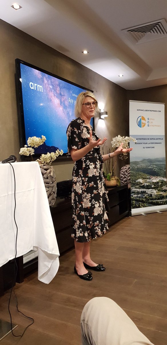 LLondeix's tweet photo. Très intéressante intervention de Kirsty Gill , #ChiefPeopleOfficer de @Arm ce soir au #LeadershipForum du @SCEntreprises sur la  Culture  d'entreprise et le bien-être des salariés. Une réussite  basée sur des valeurs  communautaires fortes ! https://t.co/Y6dc8w6nBO
