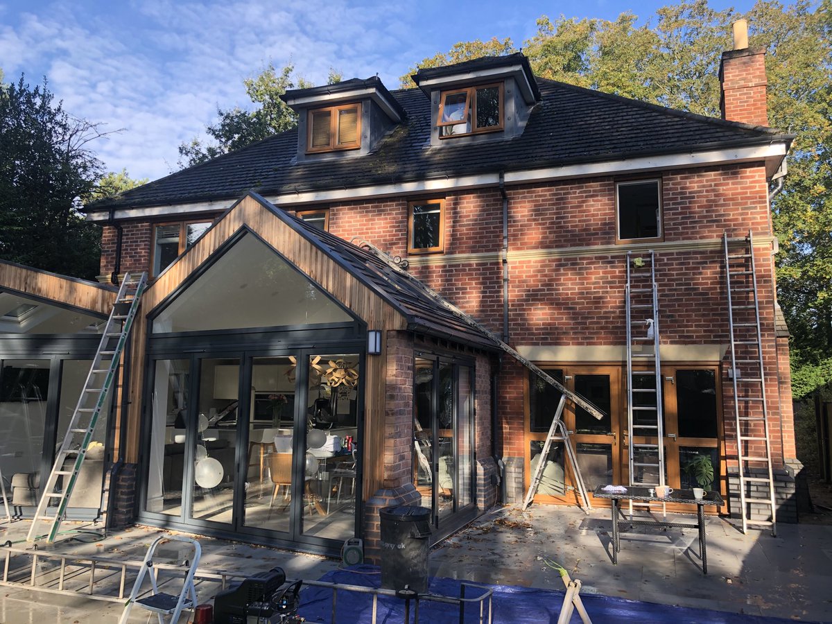 PlastiSprayUK's tweet photo. Transformed wood effect frames to modern Anthracite. Battled with rain this week but a brilliant finish. #windowspraying #upvcspraying https://t.co/TRtnPfW7iY