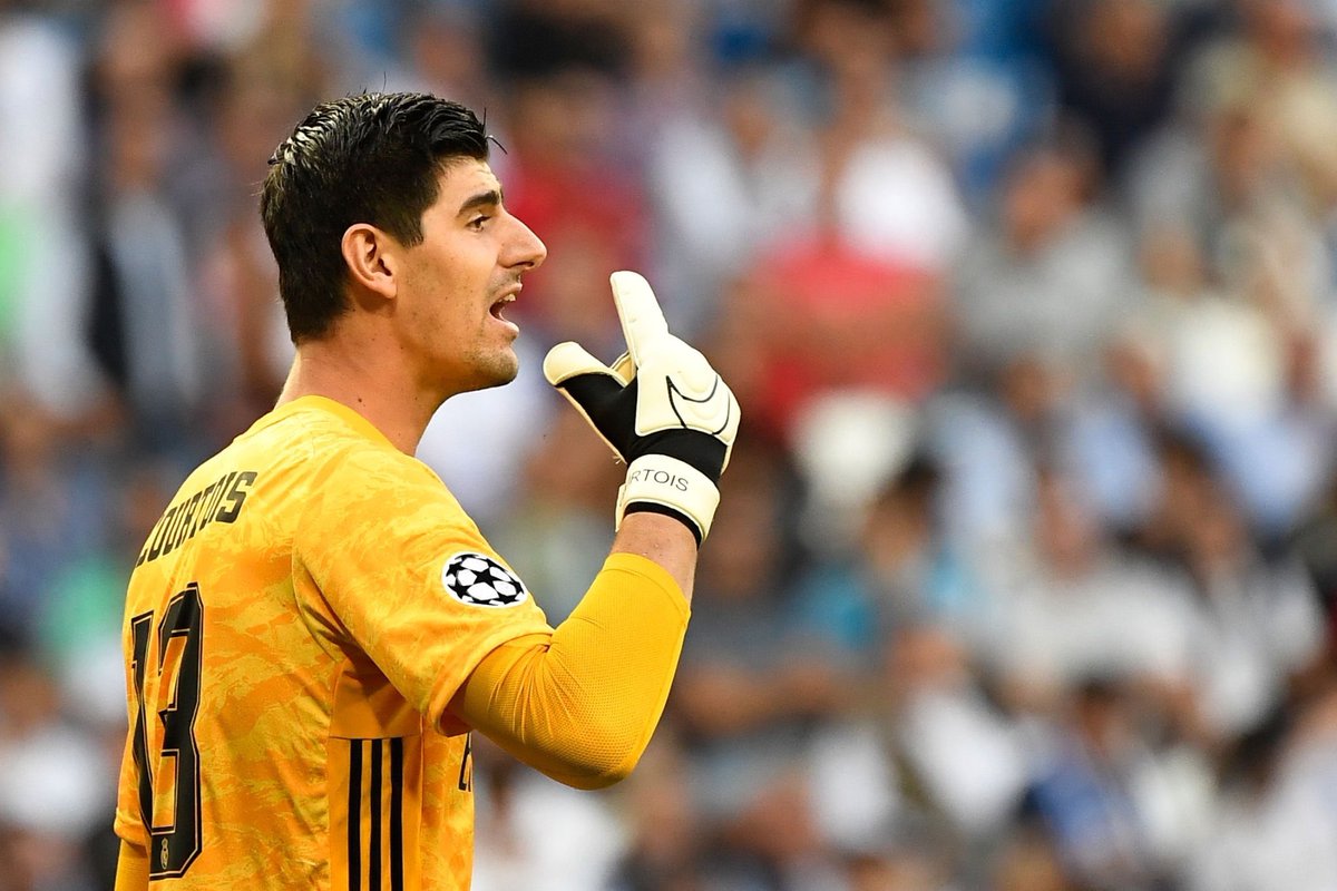 ClaseBlanca's tweet photo. ¿Quién debe ser el portero titular del Real Madrid?

🔁 RT: Areola
❤️ MG: Courtois

#NissanUCL @Nissan_ESP https://t.co/8KMnDEszDV