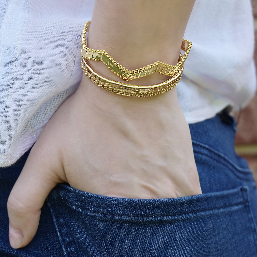 _sterling4ever's tweet image. It's cuffing season! 🍂🌟🔗
.
.
.
#cuffbracelets #bracelet #gold #goldjewerly #jewelry #sterlingsilverjewelry #chains #jewelrydesign #styleguide #womensstyle #womensfashion #statement #fall #denim #fallfashion #jewels