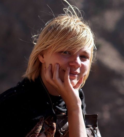 BArtsStoke's tweet photo. (2/2)...Holly is a conceptual artist whose practice explores the relationship between psychological theory and community action. Graduating from a Msc in Social and Community Psychology, she uses creative methods to explore theories of human well-being. #100Spaces #SOTculture https://t.co/lxb6Qym3xR