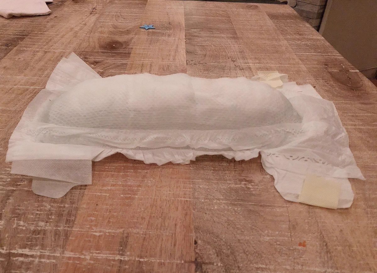 これがオムツの本気の力ww水漏れにはオムツが最強！！