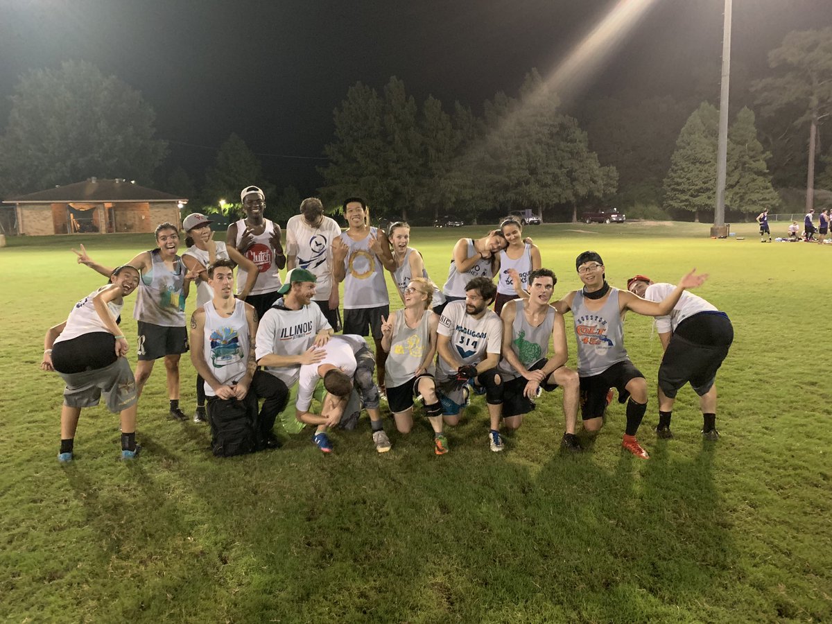 TorqueUltimate's tweet photo. A fun night with some amazing people. Thanks for a great tournament @sfa_ultimate!! #OneNightStand2019 https://t.co/eCAtC9huqK
