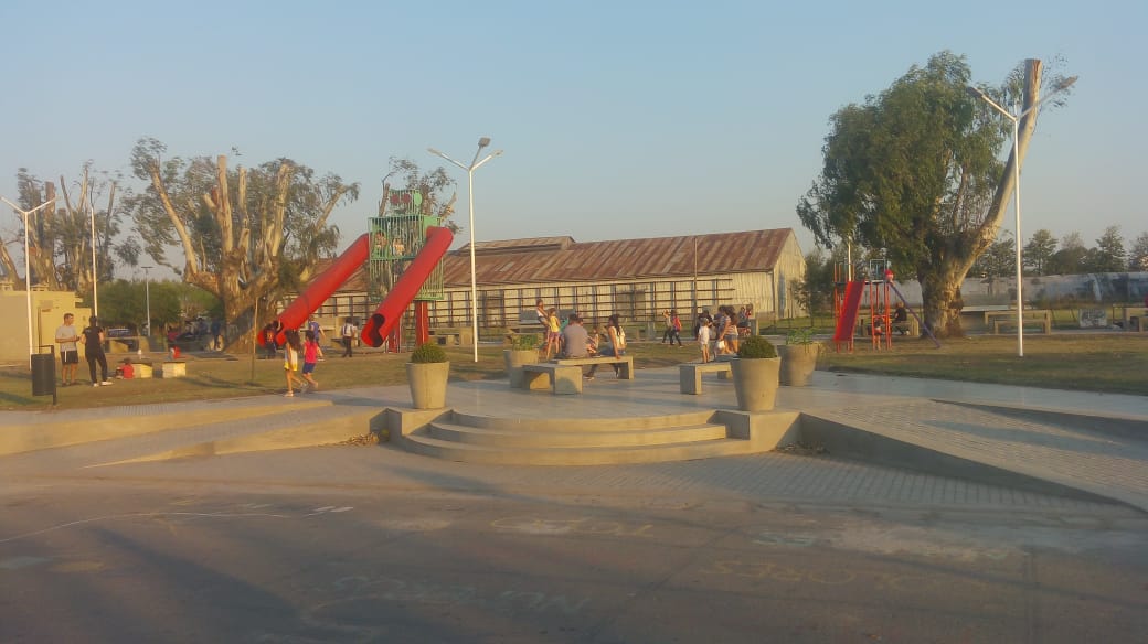 Klemensiewicz's tweet photo. En Alcorta #SantaFe visitamos la obra de renovación que se está llevando a cabo en el boulevard 25 de Mayo 👏🇦🇷 https://t.co/zBW9VfIPRQ