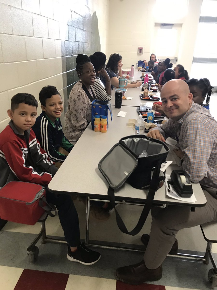 TammerRoberts's tweet photo. @azollinger22 4th graders’ @ConderStars look forward to monthly chats with our District Table Talkers. Thanks for sharing your positive vibes!!! https://t.co/8o2c7221L0