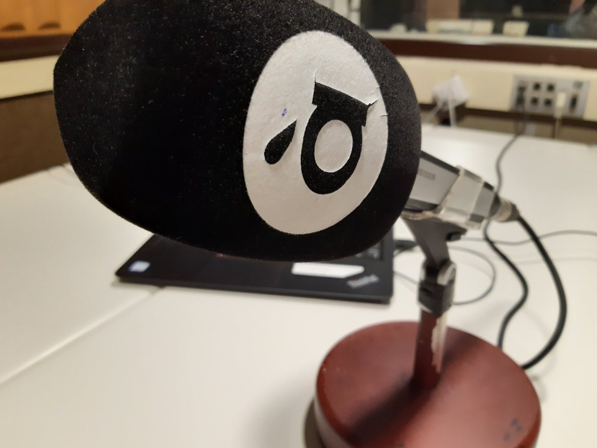 ximogorriz's tweet image. Preparats per entrar a la tertúlia de l&apos;#economia de &apos;Les notícies de la nit&apos; d&apos;@apunt_media amb @jordicabezas, @eroigbelloch i @DaValero, i amb entrevistes a @TodoliAdrian (@uv_eg) i @ignaciollopis (@iotsens i #Xarxatec). Robotització, Internet de les Coses i molt més.