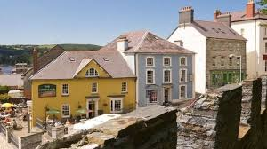 YesCymru's tweet photo. and another one! CARDIGAN town council vote unanimously to support #indywales! 

The town which held the earlies recorded eisteddfod in 1176 makes history again - Lord Rhys from his castle would be proud! 

Support and get involved with @YesAberteifi - Wales is on the march! https://t.co/xUaFjS4xdd