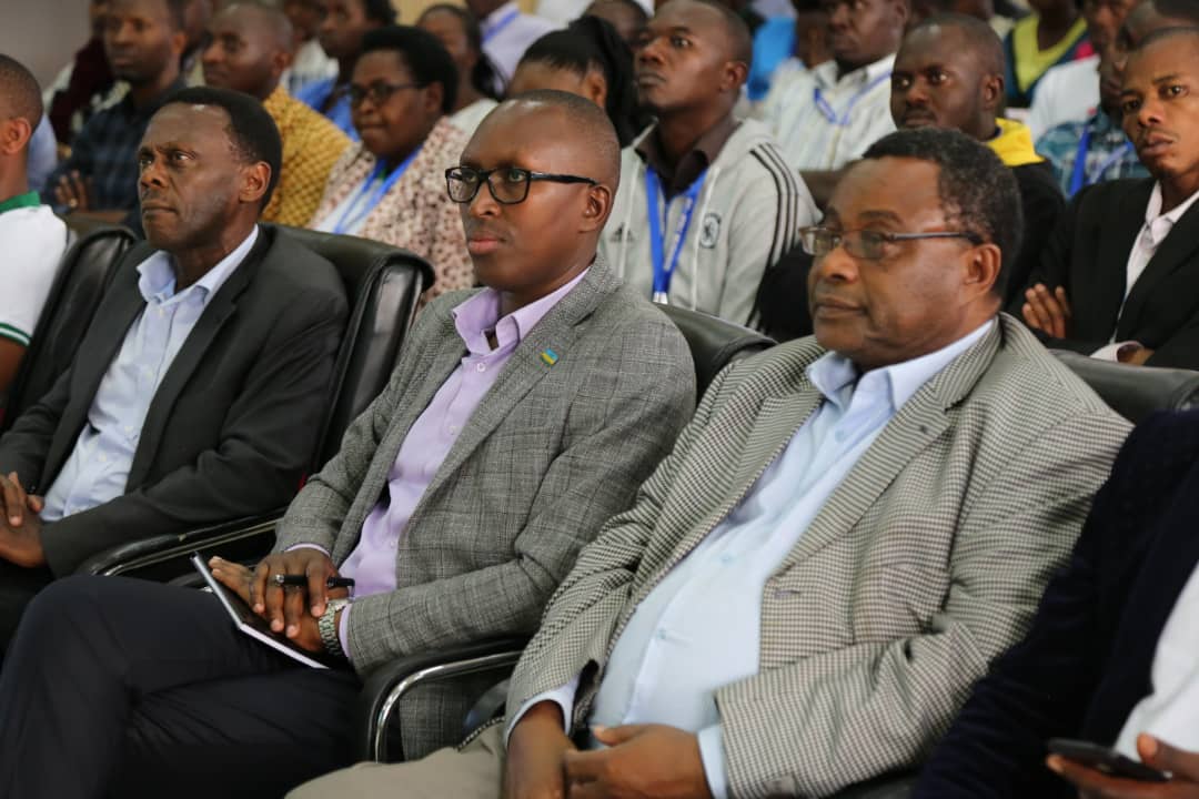 MusanzeCollege's tweet photo. Today, accompanied by the VC of RP, Dr. James Gashumba, the Division Commander in RDF Div 2, Gen. Vincent Gatama, delivered a lecture on “The history of Rwanda liberation struggle and  the role of youth in the development and sovereignty of our nation." #InductionWeek2019. https://t.co/SVsnIxMkfg