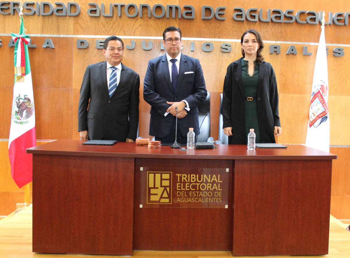 Tribunal Electoral del Estado de Aguascalientes (@teea_ags) on Twitter photo En cumplimiento al art. 356 del Código Electoral Local, el Magdo. Presidente del @TriEE_Ags <a href="/HECTOR_TEEA/">Hector Salvador</a> presentó su Segundo Informe Anual de Labores.
Asimismo, el Magdo <a href="/diazdeleon26/">Jorge Díaz de León</a> rindió la protesta de Ley como Presidente del órgano jurisdiccional. En cumplimiento al art. 356 del Código Electoral Local, el Magdo. Presidente del @TriEE_Ags <a href="/HECTOR_TEEA/">Hector Salvador</a> presentó su Segundo Informe Anual de Labores.
Asimismo, el Magdo <a href="/diazdeleon26/">Jorge Díaz de León</a> rindió la protesta de Ley como Presidente del órgano jurisdiccional.