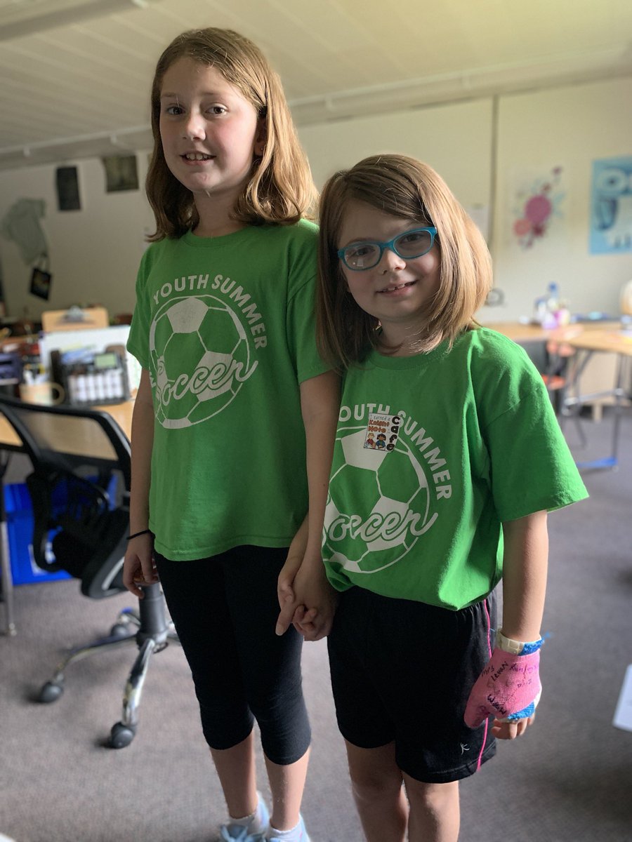 MrsLeviMarion's tweet photo. Twin day @marioncsd! #Marionpride! https://t.co/iWBBsPM1nK