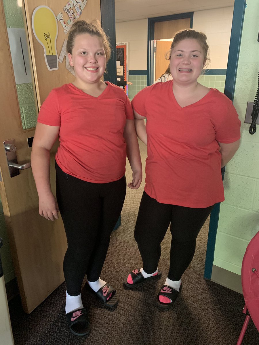 MrsLeviMarion's tweet photo. Twin day @marioncsd! #Marionpride! https://t.co/iWBBsPM1nK