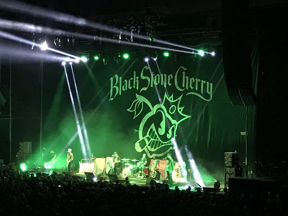 BeanieB78's tweet photo. That was so wicked - thanks for the awesomeness @BlkStoneCherry https://t.co/DGVXuAccv6