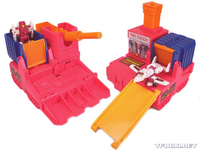 baltmatrix's tweet image. For those that don't know, back in the last 80's, when Micromasters were a thing, there were four base sets. We MIGHT get all four as new Weaponizer figures.