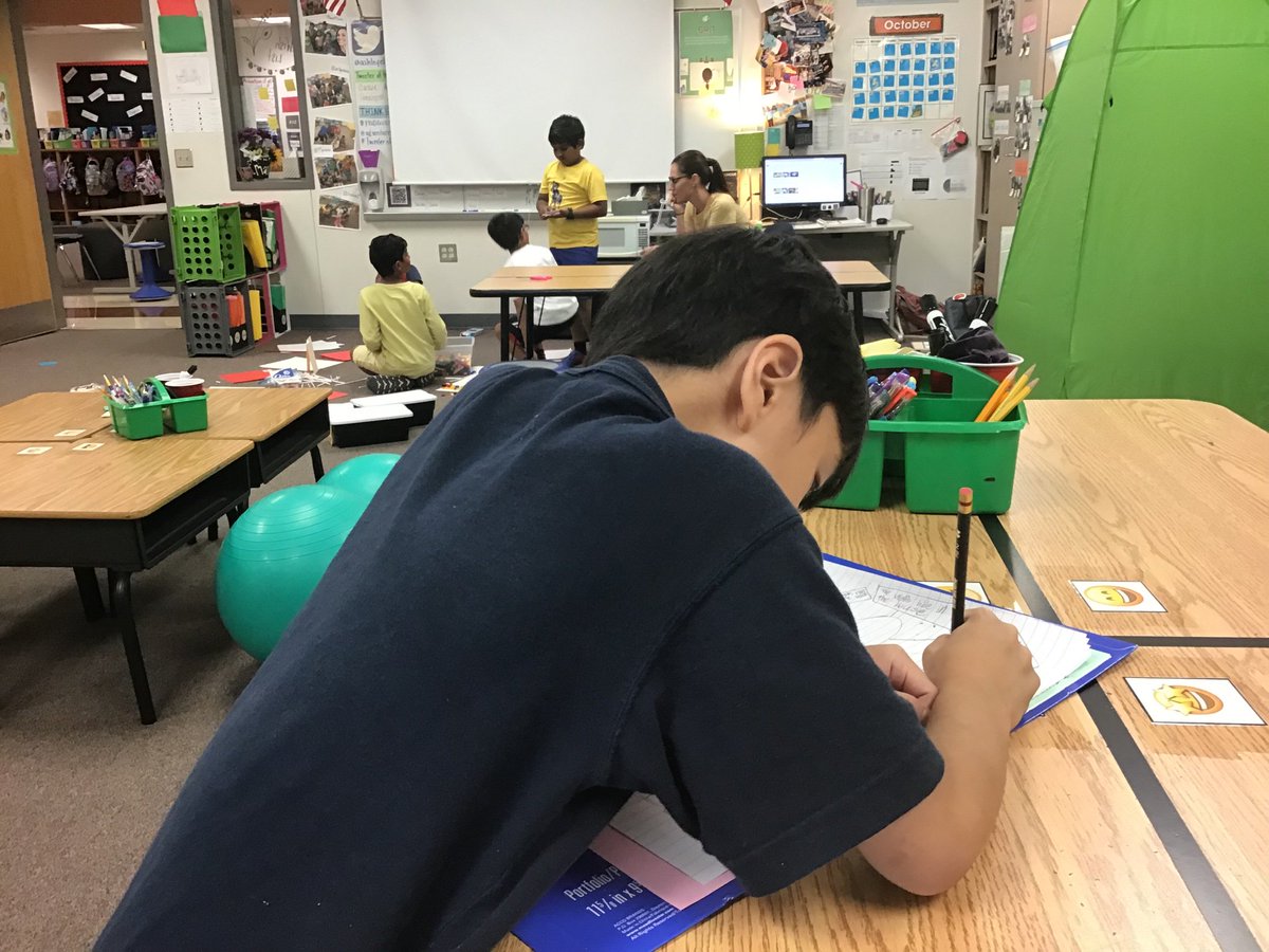 ashleyelm_gt's tweet photo. Weβre working really hard. It is really fun. Weβre making blueprints to build the prototype of our structures. #engineeringdesignprocess #TweeteroftheDay @AshleyElem #FISDQUEST #creative2nd https://t.co/l41j6igCZR