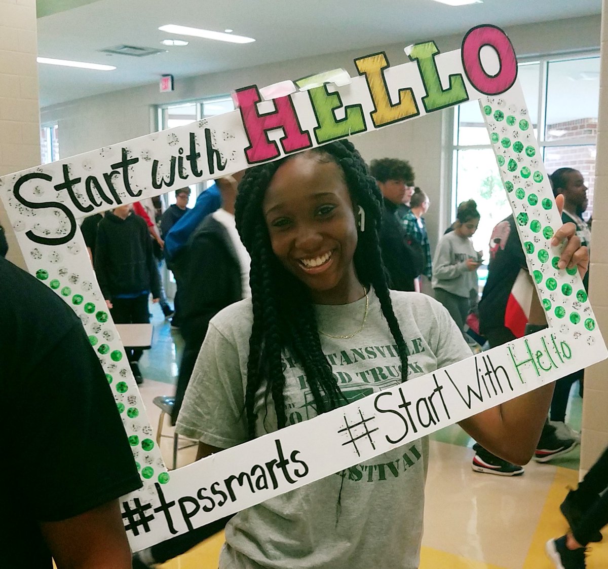 StartCounselors's tweet photo. Start High School sometimes all it takes is a simple hello! #startwithhello #SandyHookPromise #tpssmarts #tpsproud https://t.co/l80t01kol0