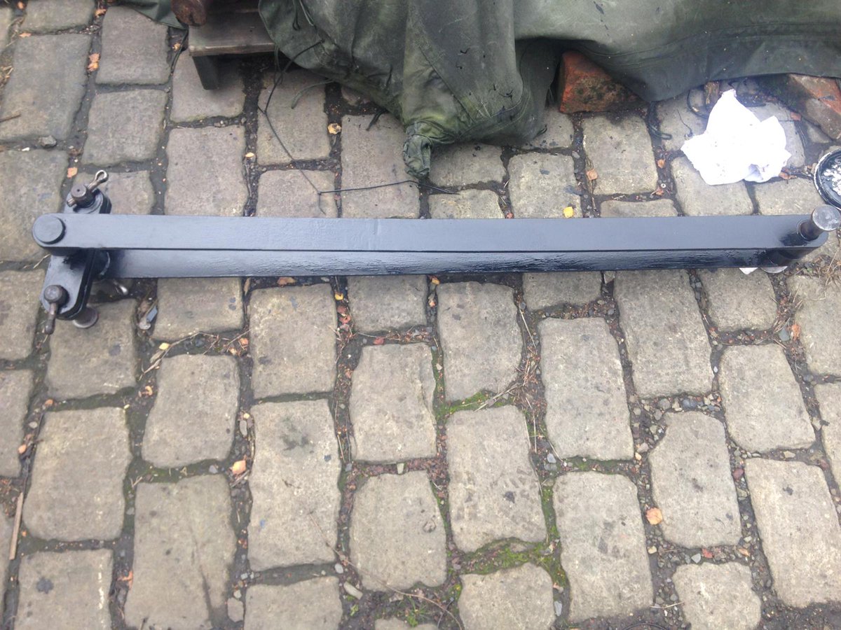 c15ps's tweet image. More brake rigging painted today #d8233 #c15ps #locorestoration