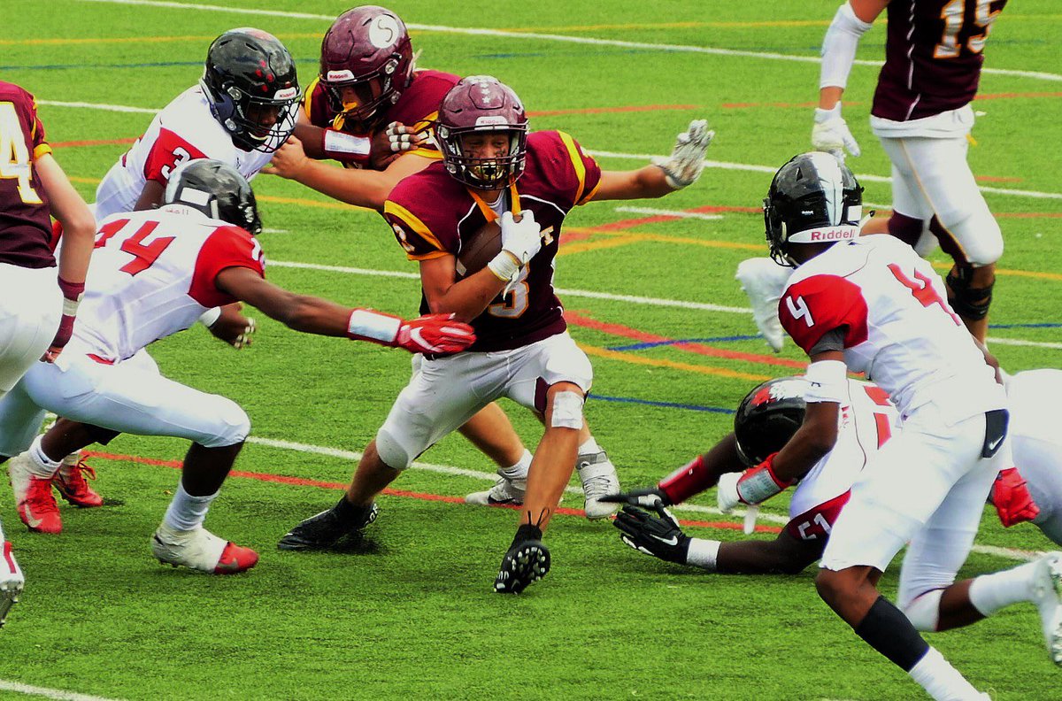 NANNPHOTO51's tweet photo. NJ HS Football Rahway vs Summit photos and digital at https://t.co/ex6QCy9kKN #NJHSFootball #HSSportsNJ #UCConferenceNJ #rahwayfootball #SummitNJFB #SummitHS #RahwayHS #shamrock_74 https://t.co/NyOK5CKQ9H