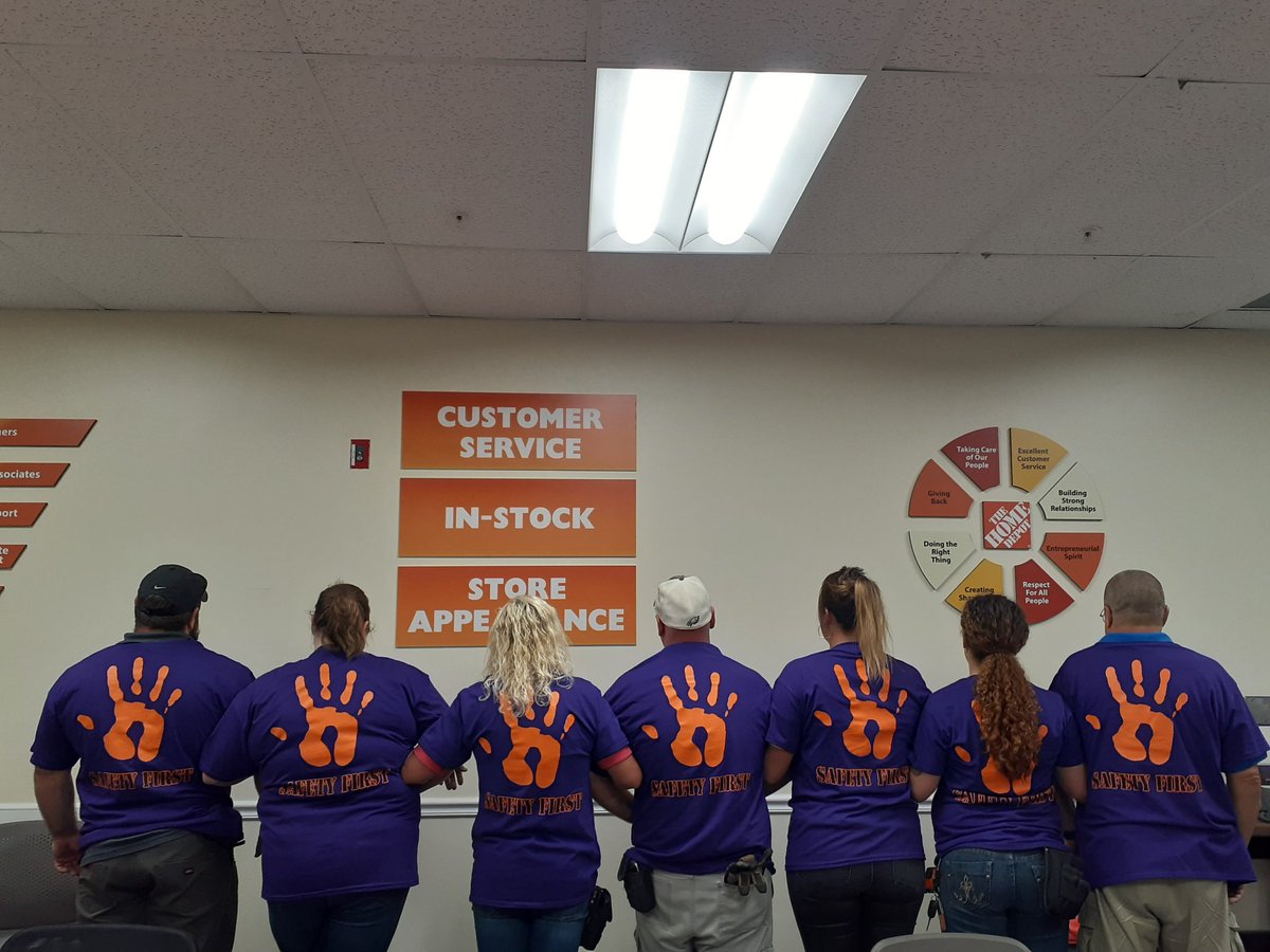 serena_t1's tweet photo. @tkanatzarHD  @lisaschlemmer1 @EfrenExports #SafetyFirst https://t.co/Cl4TB5TJDo