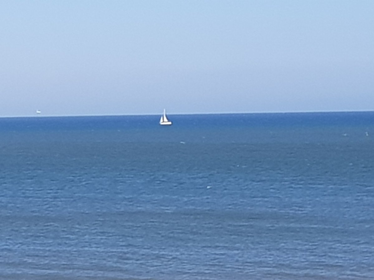 SchmoogyBoo's tweet photo. "There are times I wonder why I bother
With this world
But there is a weight ...."
For anyone who's had a tough day, I hope these cheer you up. A small selection from my photos of #Eastbourne, June this year. In the last 📷, you can see the #SovereignLight #LoveWins #TomChaplin https://t.co/BosXObLCYY