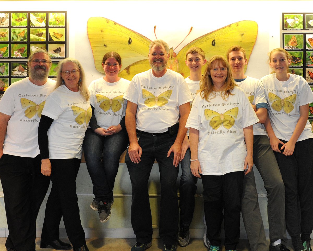 CarletonScience's tweet photo. 🦋 Oct. 5-13: Join us for #CarletonButterfly2019, a free/public event during which 1300+ live exotic butterflies are released into the @CarletonBiology greenhouses. 🦋 

Pro tips: 
👚 Wear layers &amp; bright colours
🍊/🍍 Bring a slice
📸📱 Tag us!

Details: https://t.co/heImSQsFMq https://t.co/5uiAZ688j9