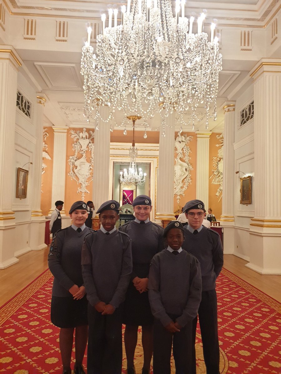 ShoreditchRAFAC's tweet photo. We were delighted to provide the Guard of Honour alongside @stjohnambulance for the @GloversLiveryCo at Mansion House this evening. We are very proud of our affiliation and all the support you provide the Squadron. #tothefore @LondonAirCadets @aircadets @ComdtAC @ELAdvertiser https://t.co/7CQkZ3p7f7