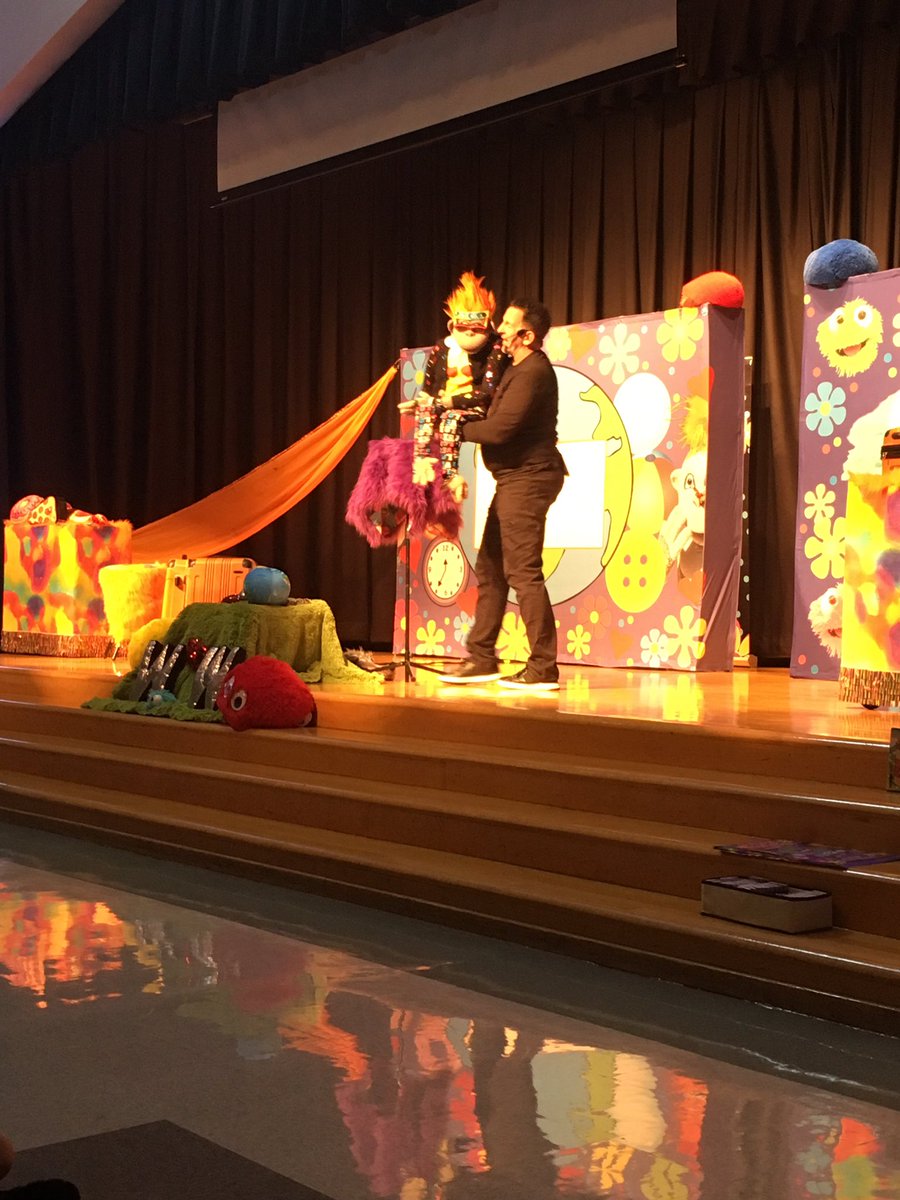 MrsDure's tweet photo. We love when Dennis Lee comes! #nannapuddin #brightspot https://t.co/dEEYfsMNC9