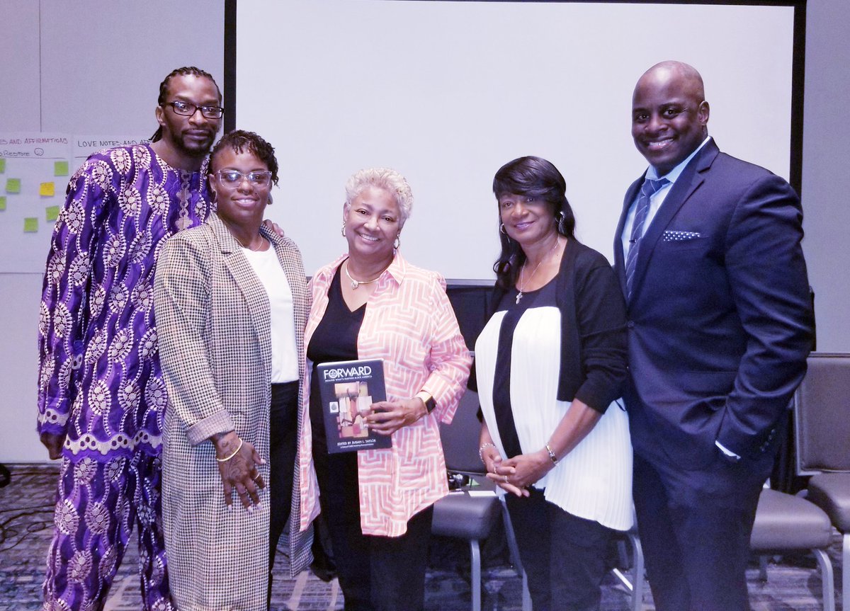 MrMentorSteve's tweet photo. @CARESMentoring is incredibly grateful for our partnership w/@NBCDI! Thank you for the opportunity be a workshop &amp; award presenter with some of my favorite people transforming communities for our children. 
🙏🏾♥️🖤💚✊🏾 
#NBCDI49 #AboutLastNight #LoveOurChildren #HarlanRising https://t.co/9G1oQjMzzb